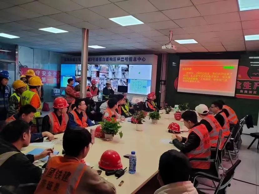 最新希望！中铁壹定发深圳地铁3号线低-白盾构区间左线顺遂意会