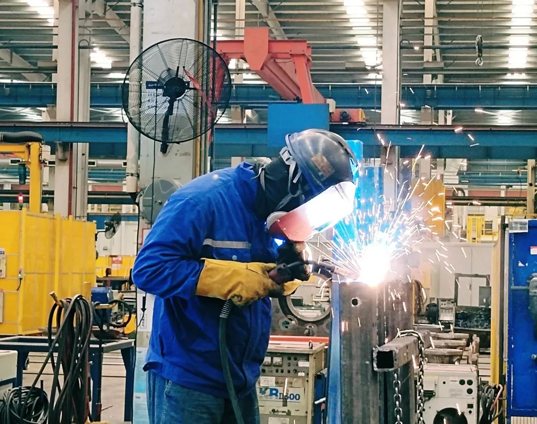 劳动庆幸，，，，，，，创立伟大！纪录那些通俗且伟大的劳动瞬间