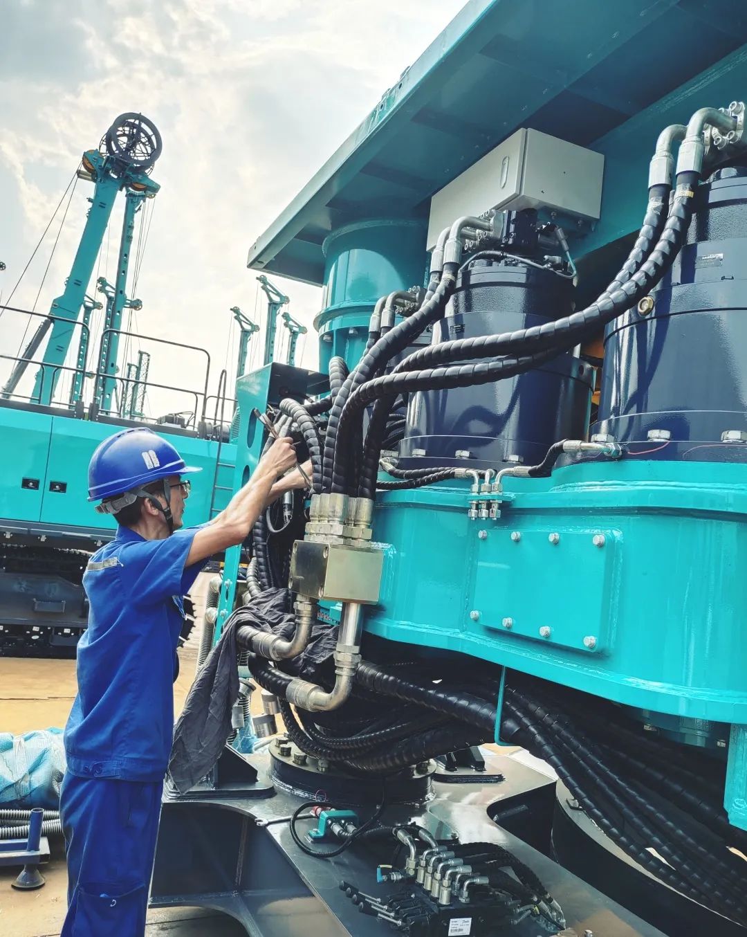 劳动庆幸，，，，，，，创立伟大！纪录那些通俗且伟大的劳动瞬间