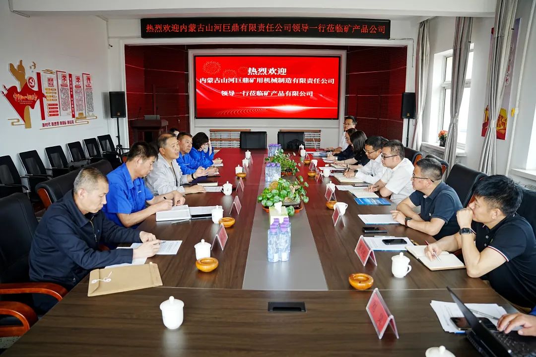 一连助力“双碳”目的，，，，，，壹定发巨鼎LNG矿卡在辽宁批量应用