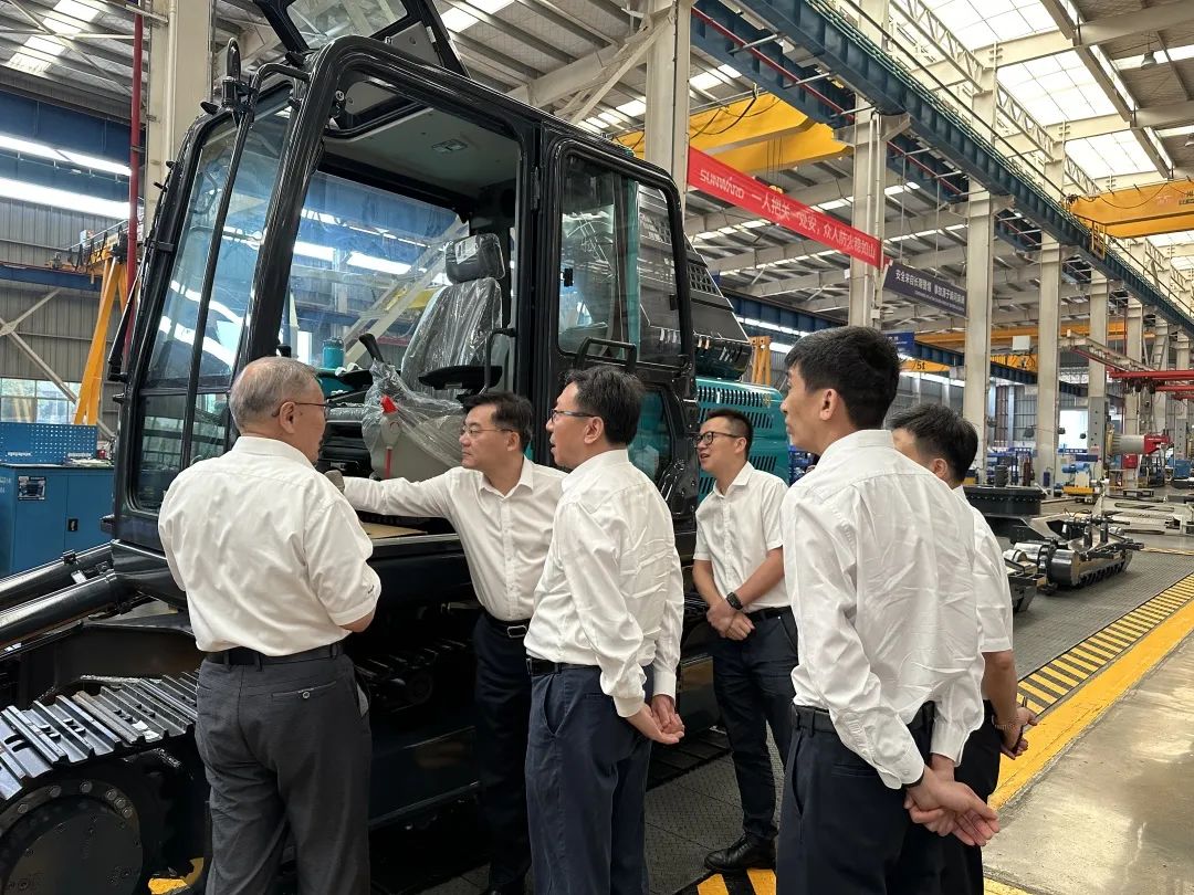 中国联通集团副总司理梁宝俊到访壹定发智能