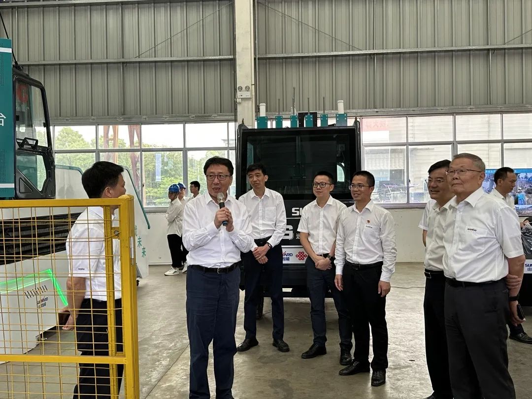 中国联通集团副总司理梁宝俊到访壹定发智能