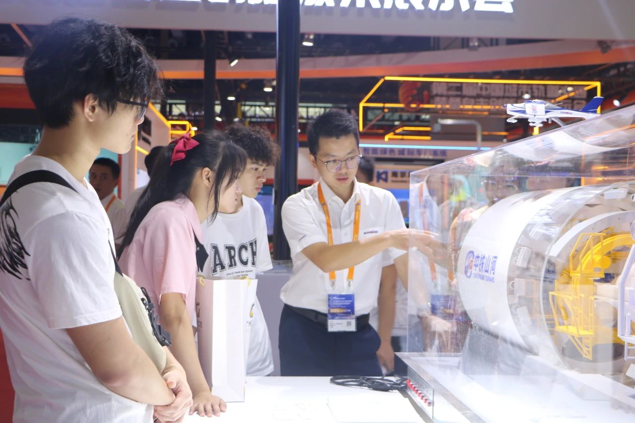 中铁壹定发亮相首届广州大湾区国际轨道交通工业生长论坛暨展览会