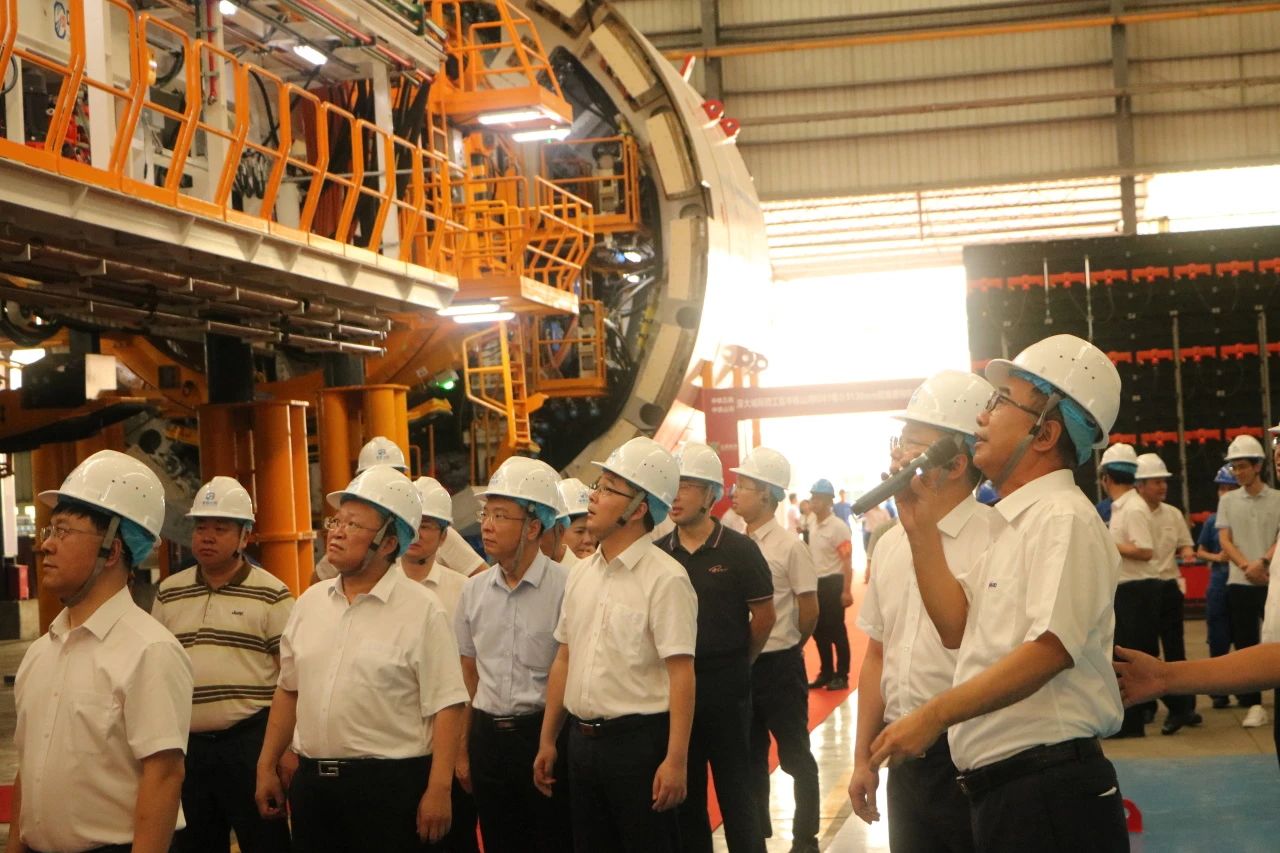 中铁壹定发粤港澳大湾区首台大直径双模盾构机乐成下线