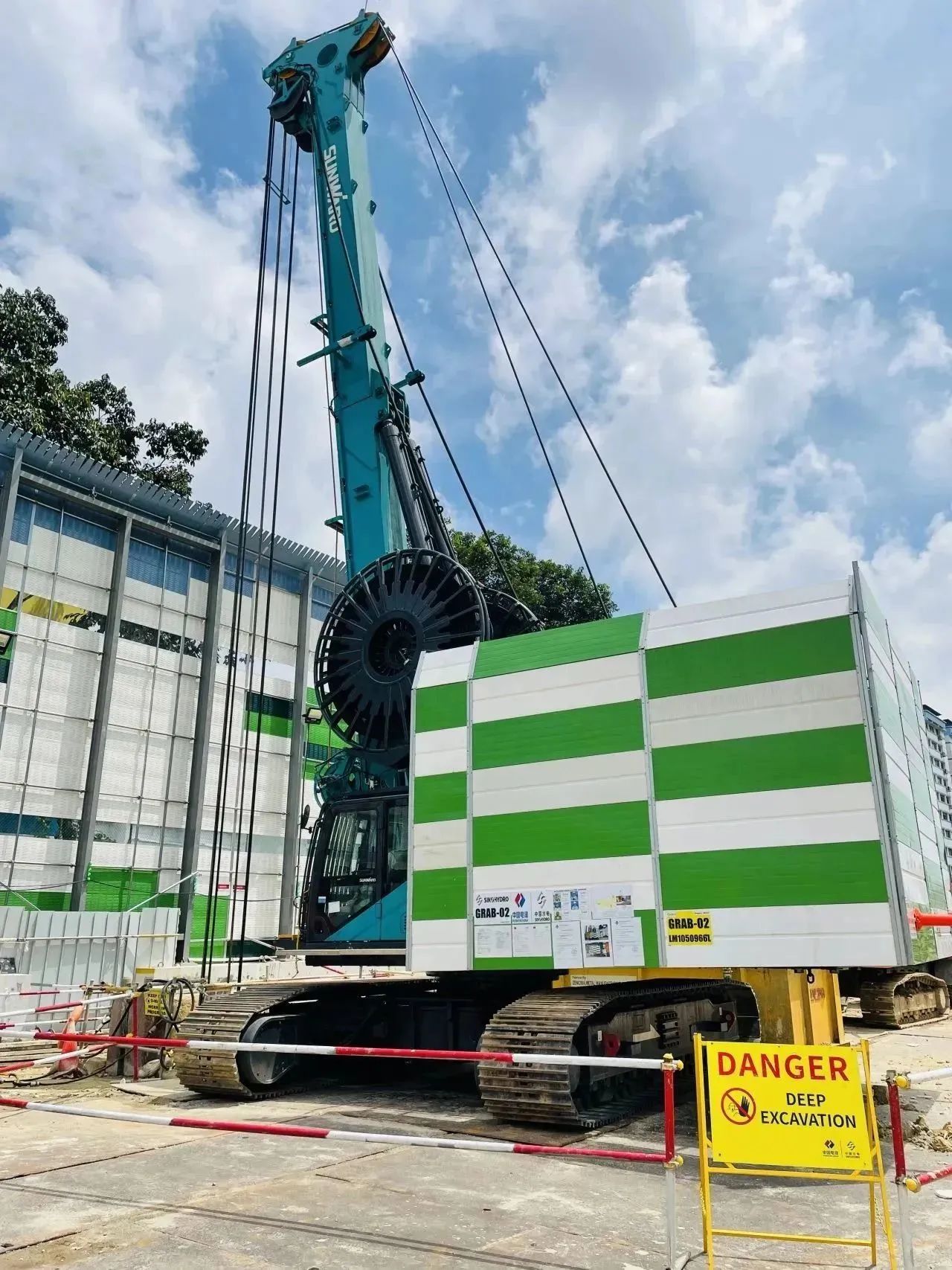 助力海内国际重大工程！壹定发智能液压抓斗实力“出圈”