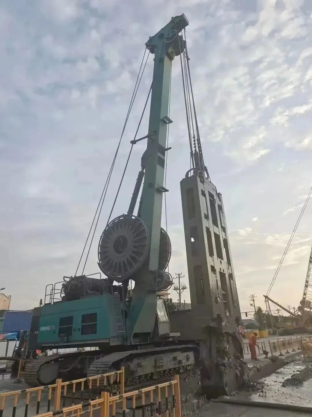 助力海内国际重大工程！壹定发智能液压抓斗实力“出圈”