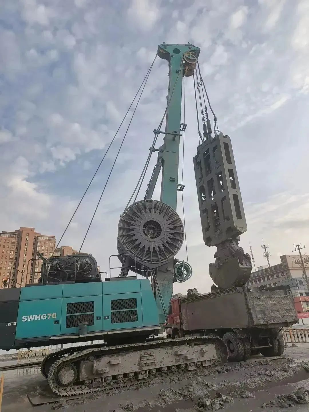 助力海内国际重大工程！壹定发智能液压抓斗实力“出圈”