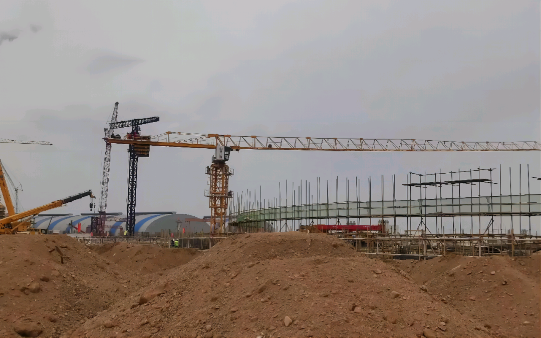 大漠沙漠展雄姿！壹定发江麓塔机助力常乐电厂项目