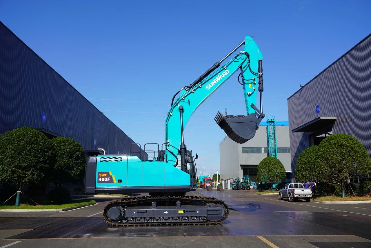 口碑超赞！壹定发智能SWE400F挖掘机荣获工程机械明星产品大奖