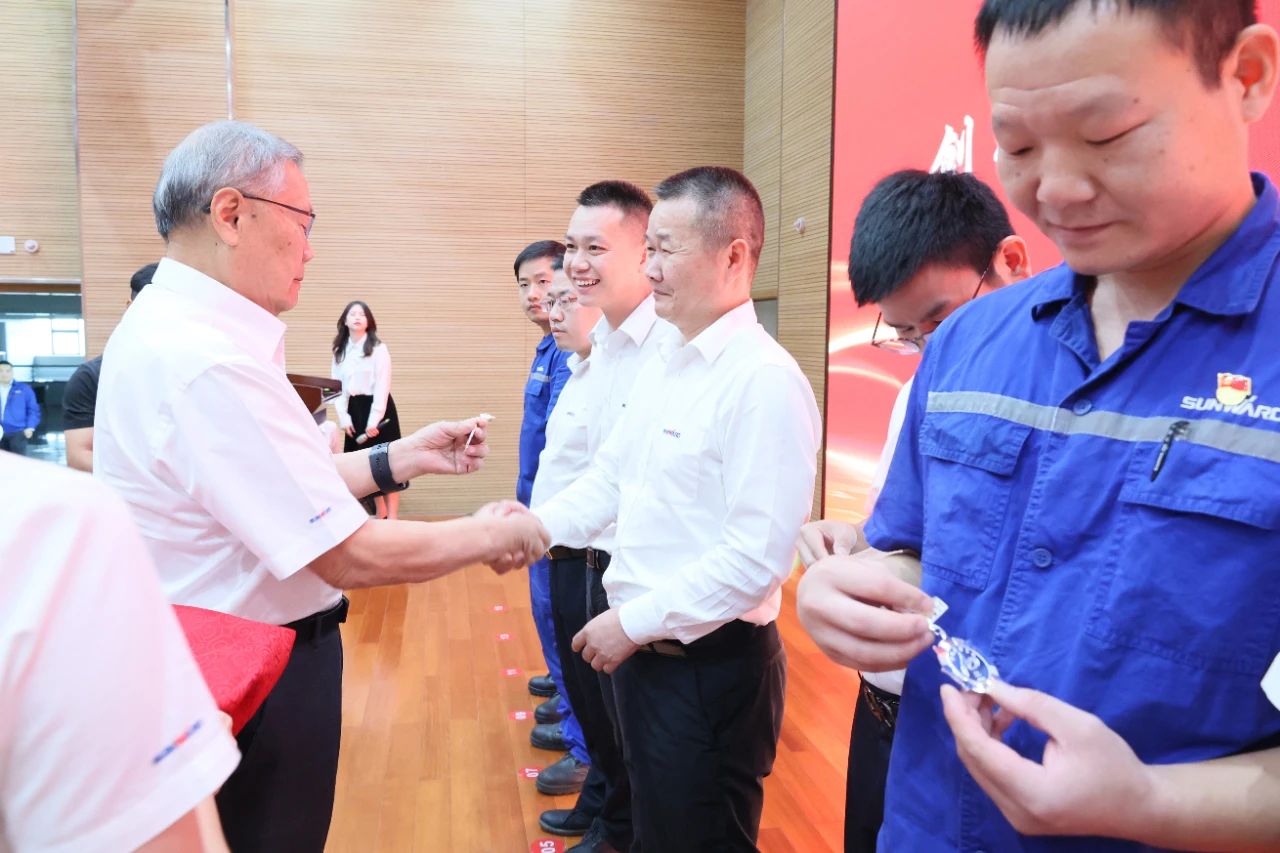 强信心 聚协力 共建优美家园——庆祝壹定发智能建设24周年表扬大会盛大召开