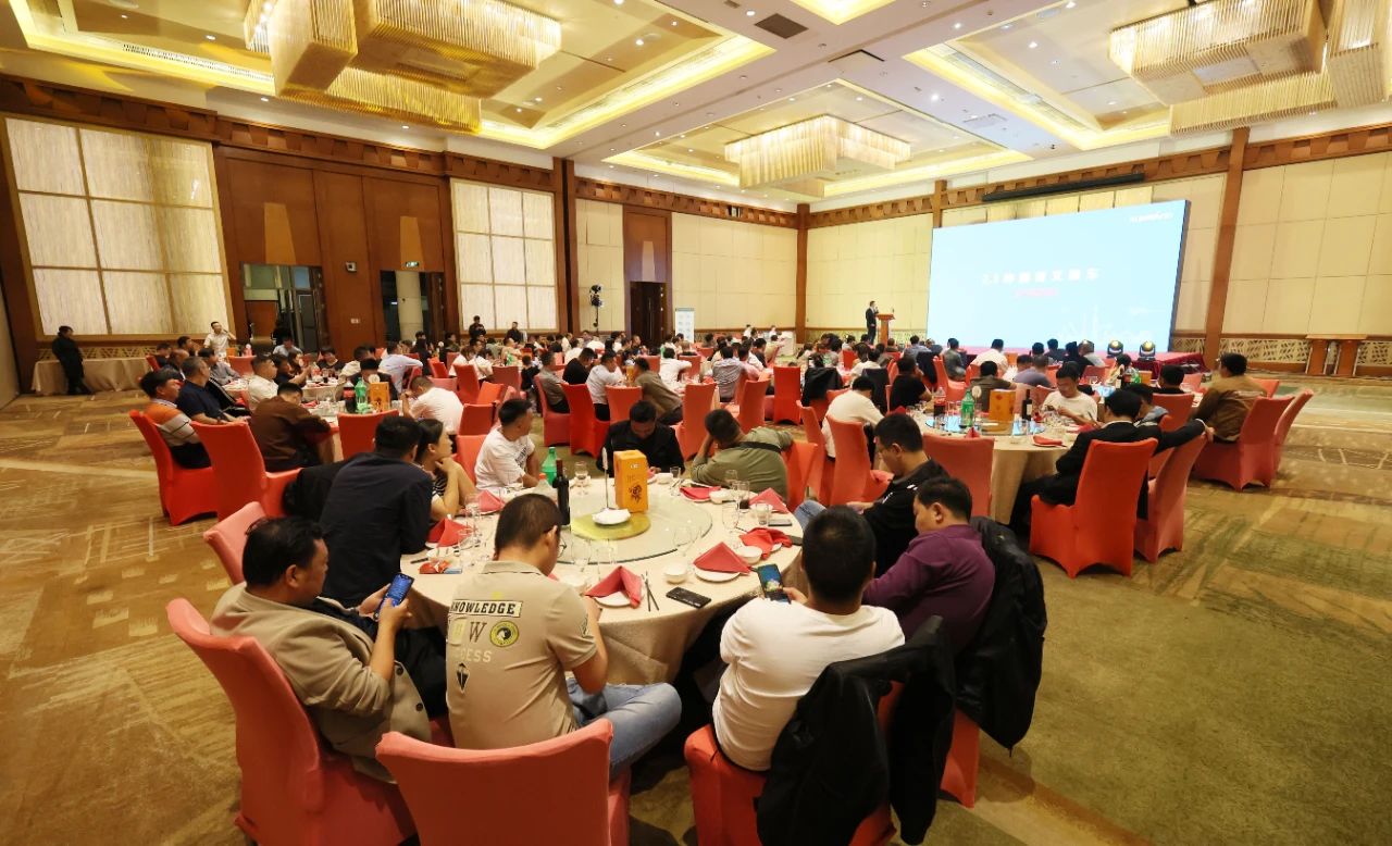 精品出击，，，闪灼魔都！壹定发智能全系列高空机械亮相2023亚洲国际高空展