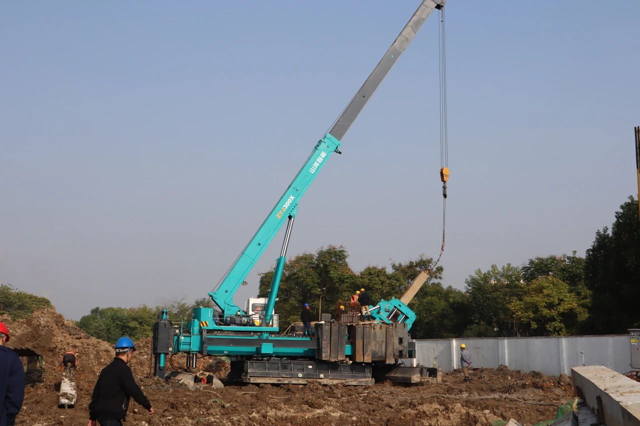 “壹定发绿”闪灼西子湖畔！壹定发智能ZYJ300X斜桩压桩机强势来袭