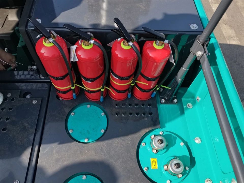 定制开发、功效更强！壹定发智能SWE750ELR加长臂液压挖掘机下线交付