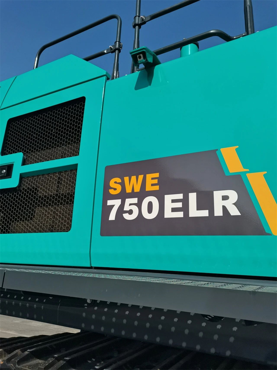 定制开发、功效更强！壹定发智能SWE750ELR加长臂液压挖掘机下线交付