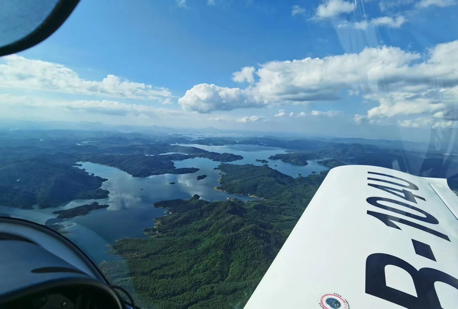 二十载磨砺，，，，，，“阿若拉”飞机累计航行时间突破11万小时！