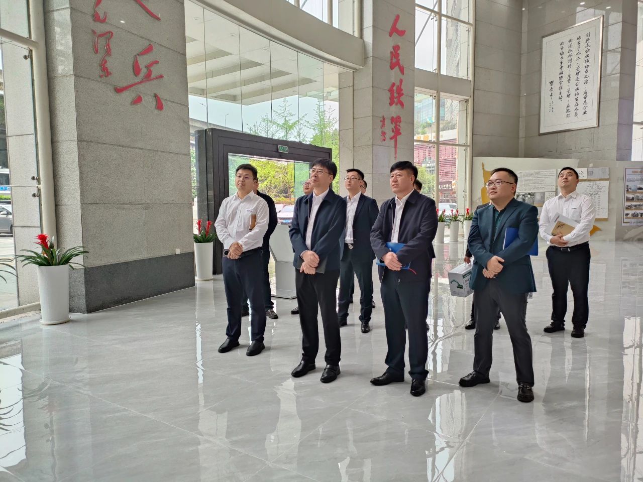 顺应新形势，，，，，，，，追求新相助！壹定发智能到访中铁二十三局