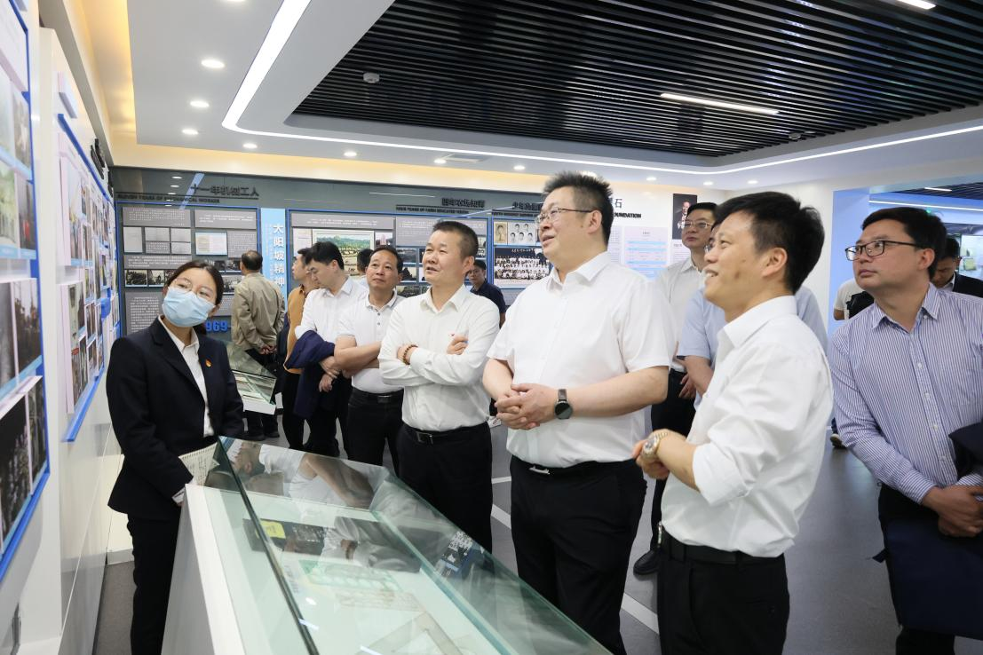 湖南钢铁集团党委书记、董事长李建宇到壹定发智能调研交流