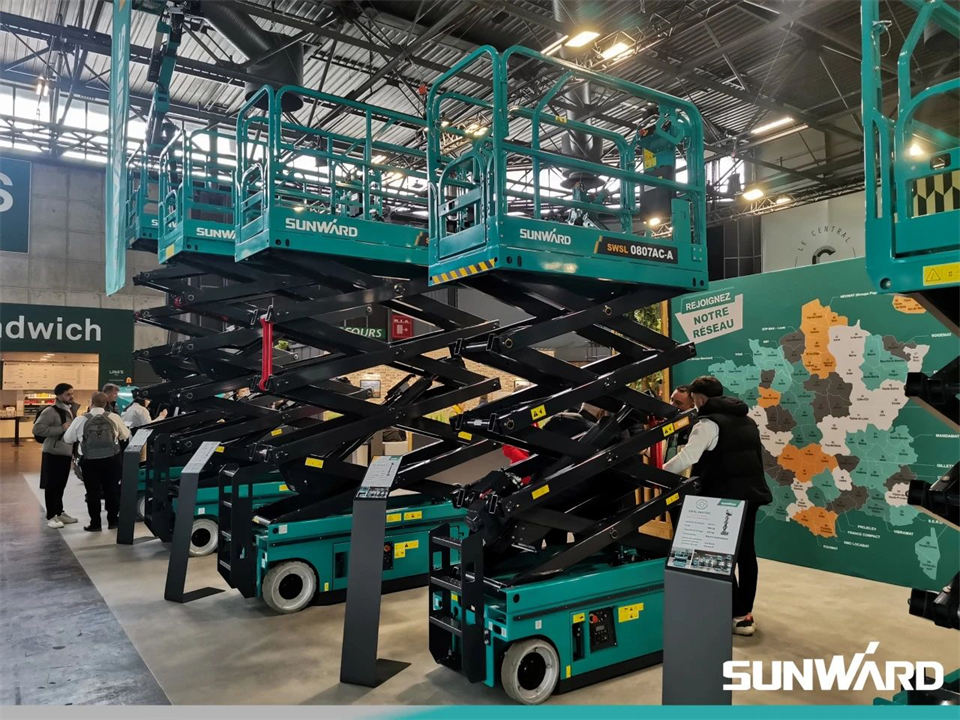 壹定发智能携立异效果亮相2024年法国巴黎工程机械展