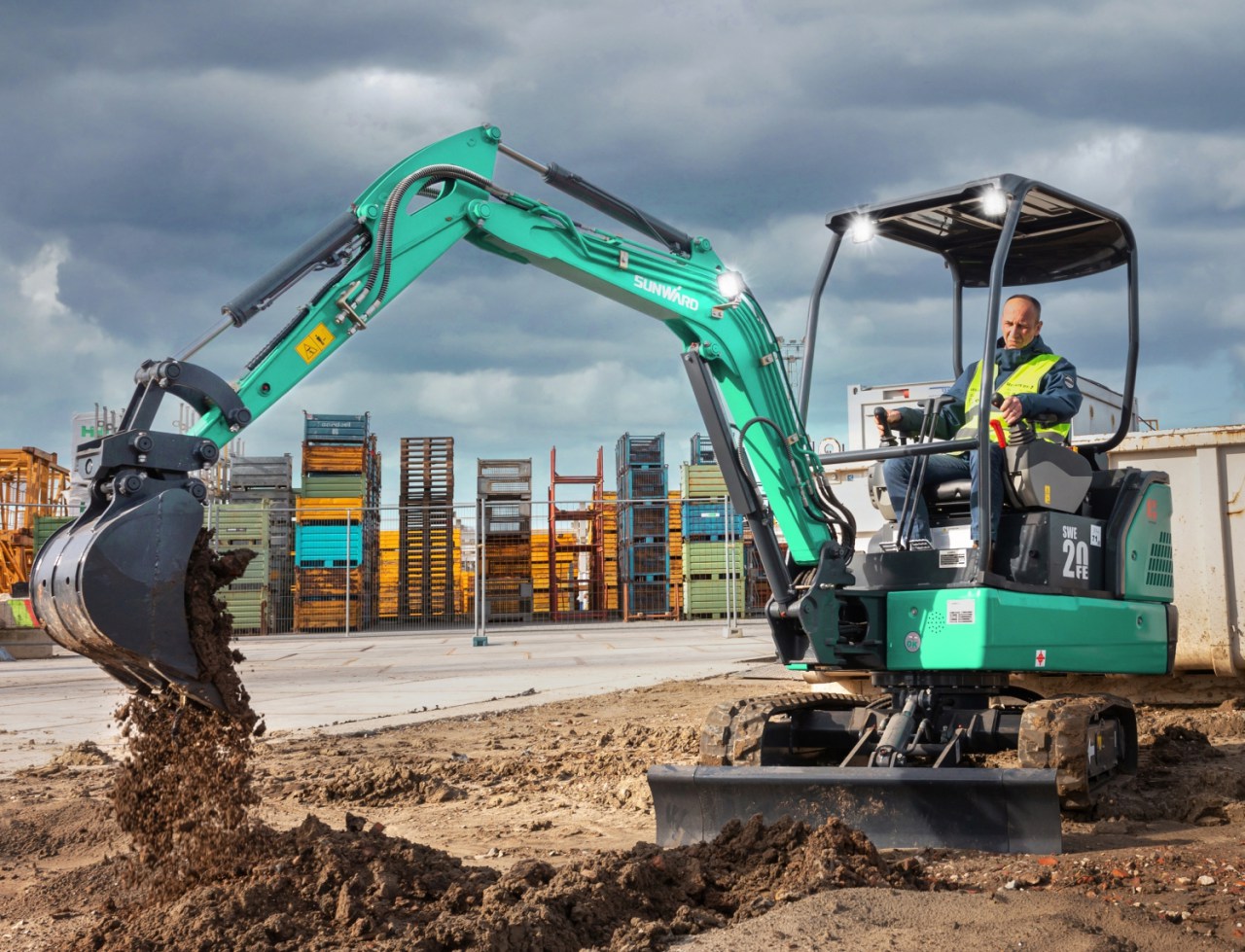 向新而行！壹定发智能电动挖掘机线上推介会乐成举行