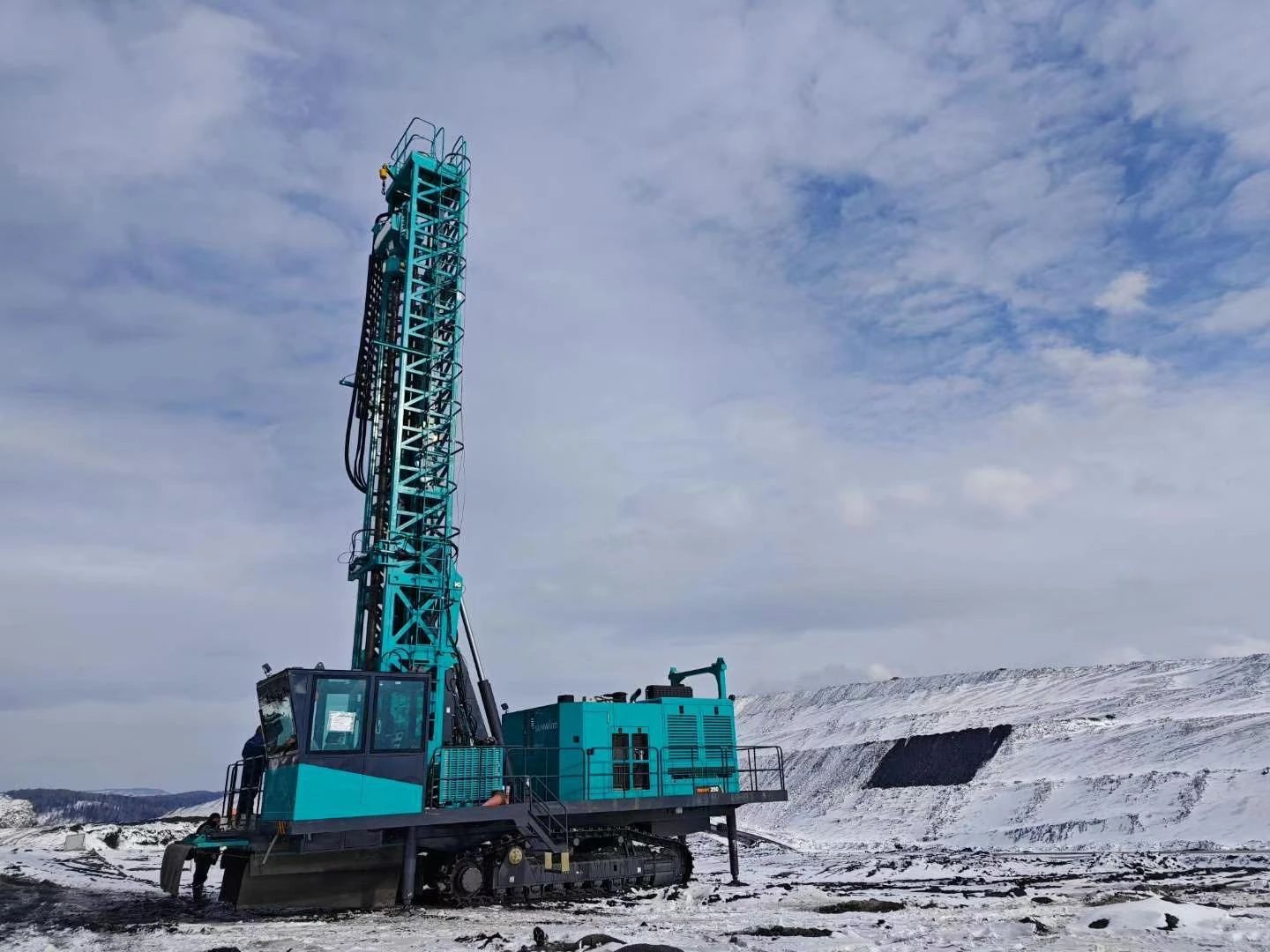 月钻进42888米，，，，壹定发智能牙轮钻机施工效率再立异高