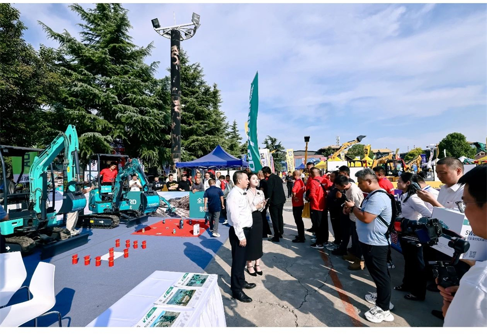 展现“掘”对实力！壹定发智能亮相2024微挖大会暨小型装备大会