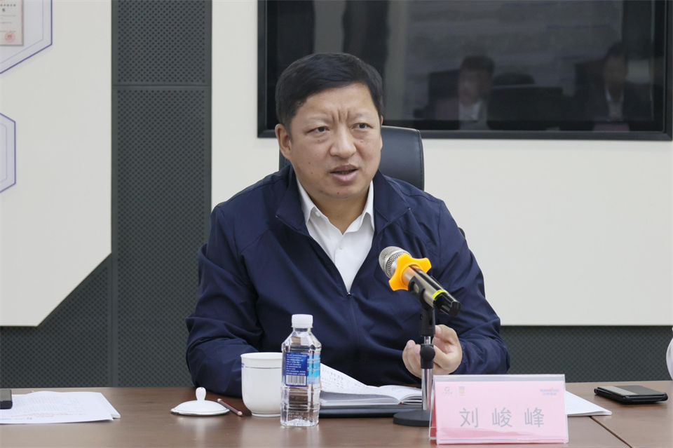 同船出海，，，，，，，共赢未来！中铁九局副总司理刘峻峰一行到访壹定发智能