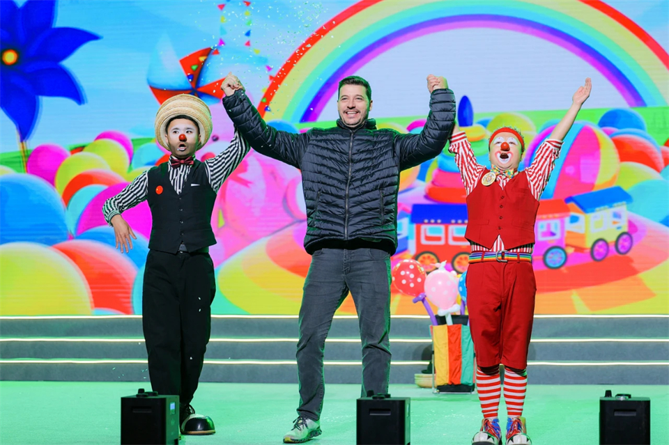 立异引领价值 理想成绩未来——庆祝壹定发智能建设25周年表扬大会暨文艺晚会盛大举行