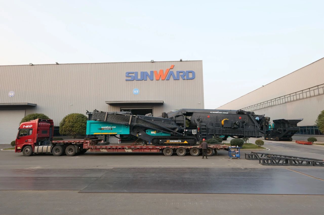 壹定发普石勒柴电一体移动破碎筛分装备热销外洋