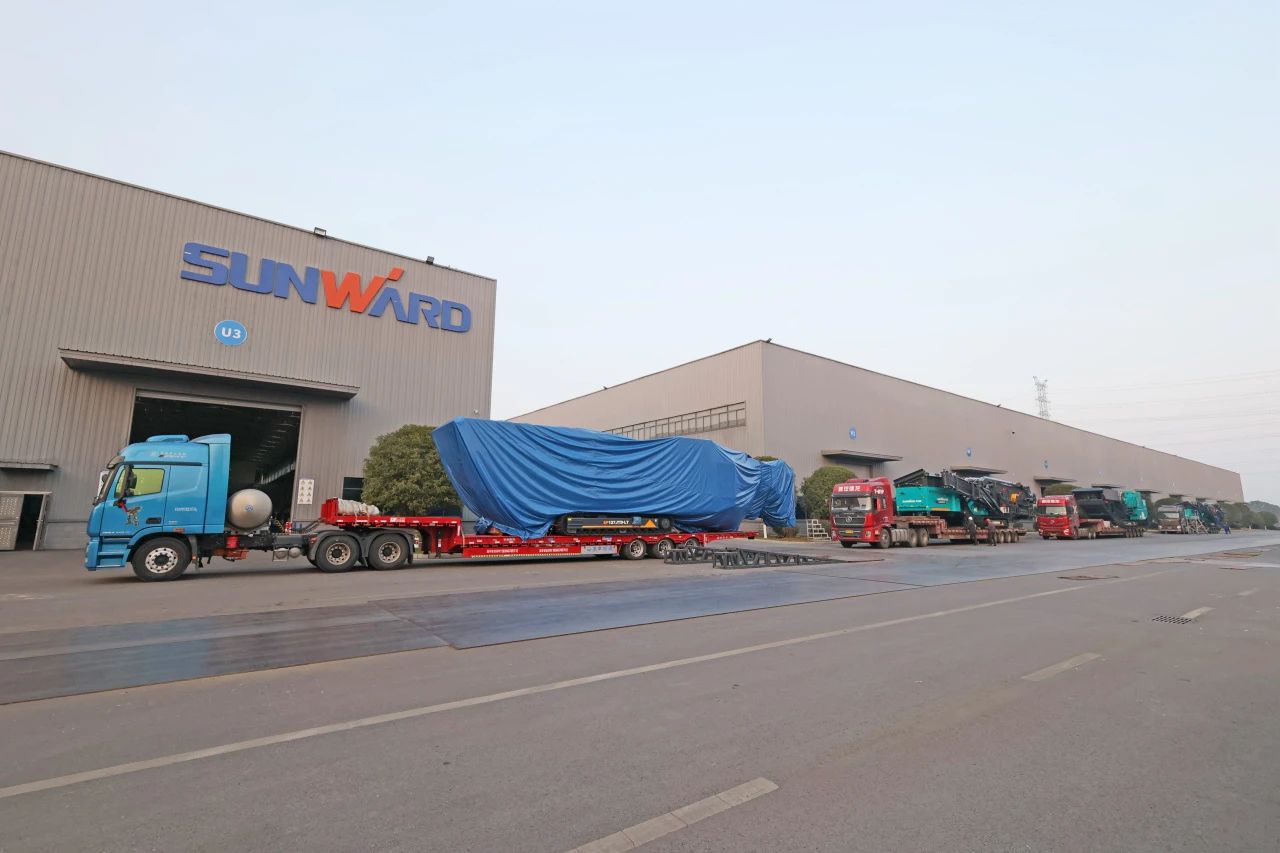 壹定发普石勒柴电一体移动破碎筛分装备热销外洋