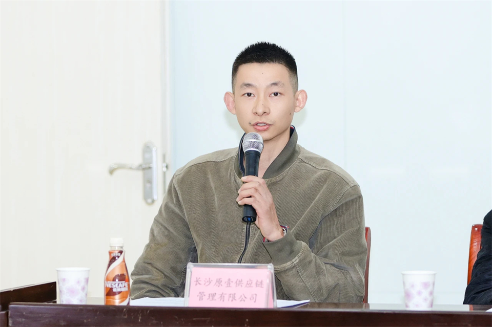 长龙街道、壹定发智能召开首届年货盛惠暨送春联文化惠民活动事情聚会