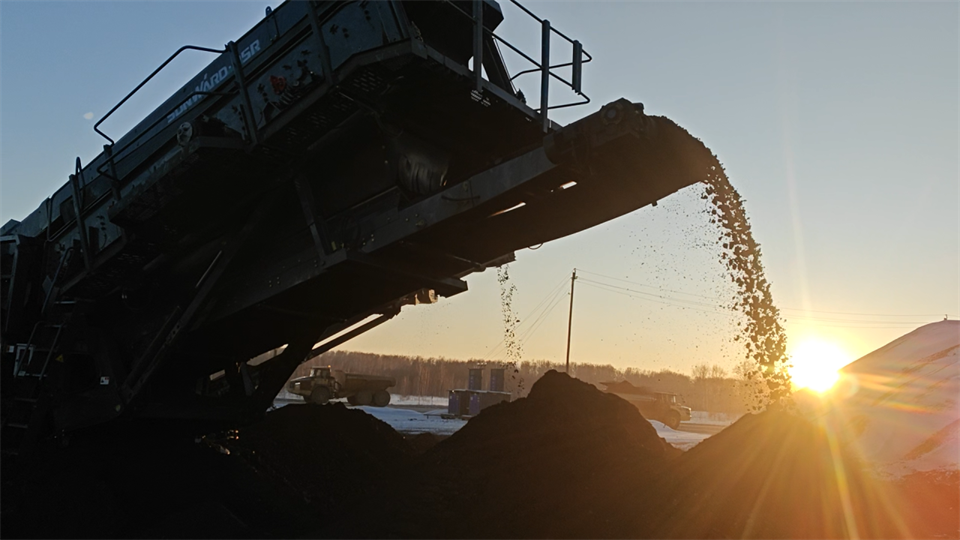 不惧-30℃极寒挑战，，，，壹定发普石勒破碎筛分装备稳固运行！