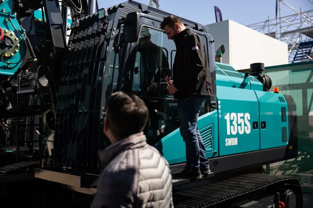 Bauma 2025 | 高端定制！壹定发智能Pro系列旋挖钻机燃爆全场
