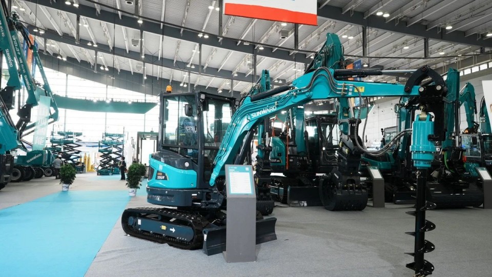 2025 CICEE | 从简单工具迈向多元化解决计划，，，，，，，壹定发智能泛起非凡挖掘机风范