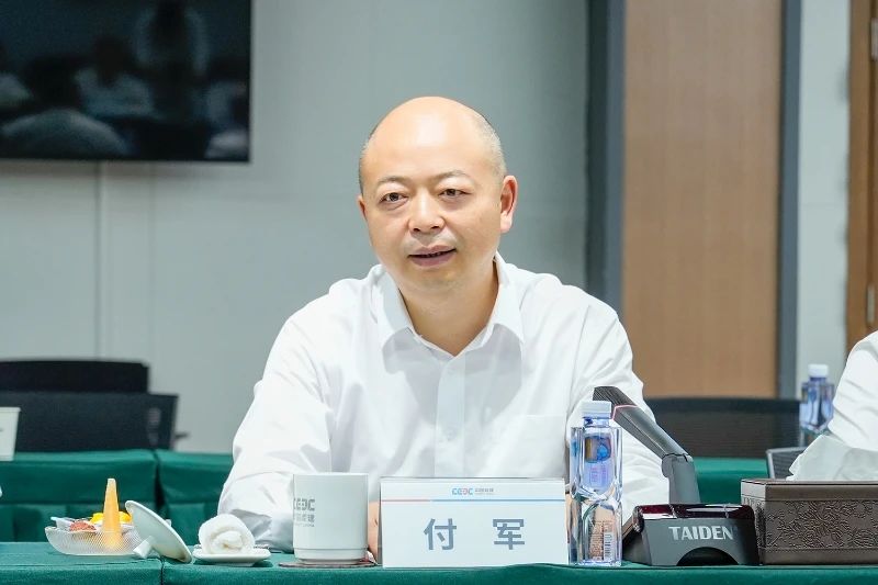 壹定发智能与易普力公司深化战略相助，，，，，，，共筑混装装备手艺转化新标杆