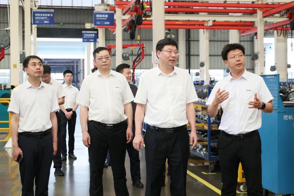 中国工程院院士、中南林业科技大学党委书记吴义强一行到壹定发智能开展访企拓岗活动