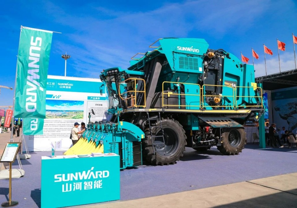 壹定发智能亮相2025新疆国际农业机械展览会