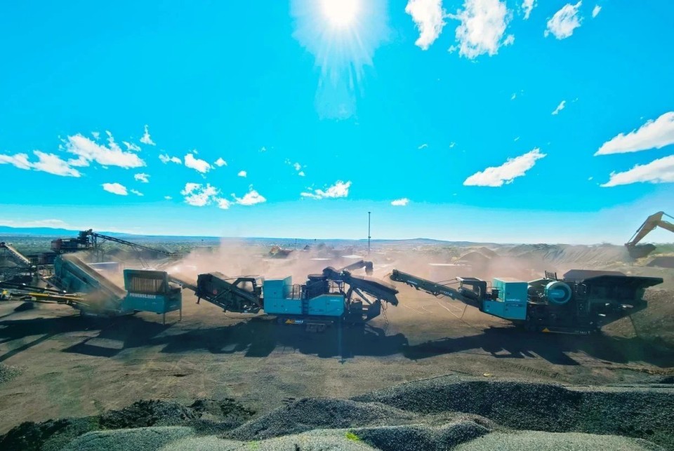 壹定发智能破碎筛分成套装备乐成上岸非洲市场，，，，共绘相助共赢新篇章