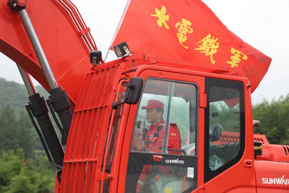 硬核破解“最后一公里”难题，，，，壹定发智能应抢救援装备助力“应急使命·2025”演习！