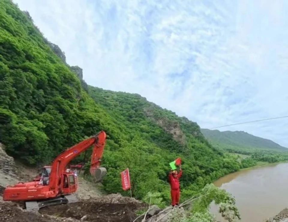 硬核破解“最后一公里”难题，，，，壹定发智能应抢救援装备助力“应急使命·2025”演习！