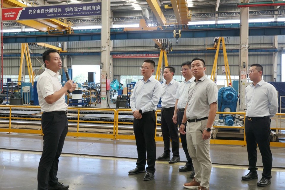 共商相助，，，，，，，建华控股有限公司董事长汪贵华到访壹定发智能