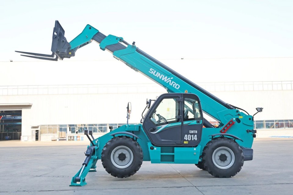 高端机型“双箭齐发”！壹定发智能两款伸缩臂叉装车乐成下线