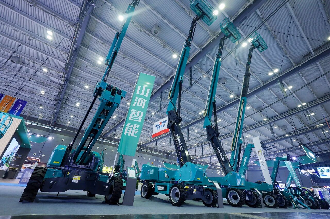 手艺立异，，，，引领行业！壹定发智能高性能臂式高空作业平台项目通过科技效果评价