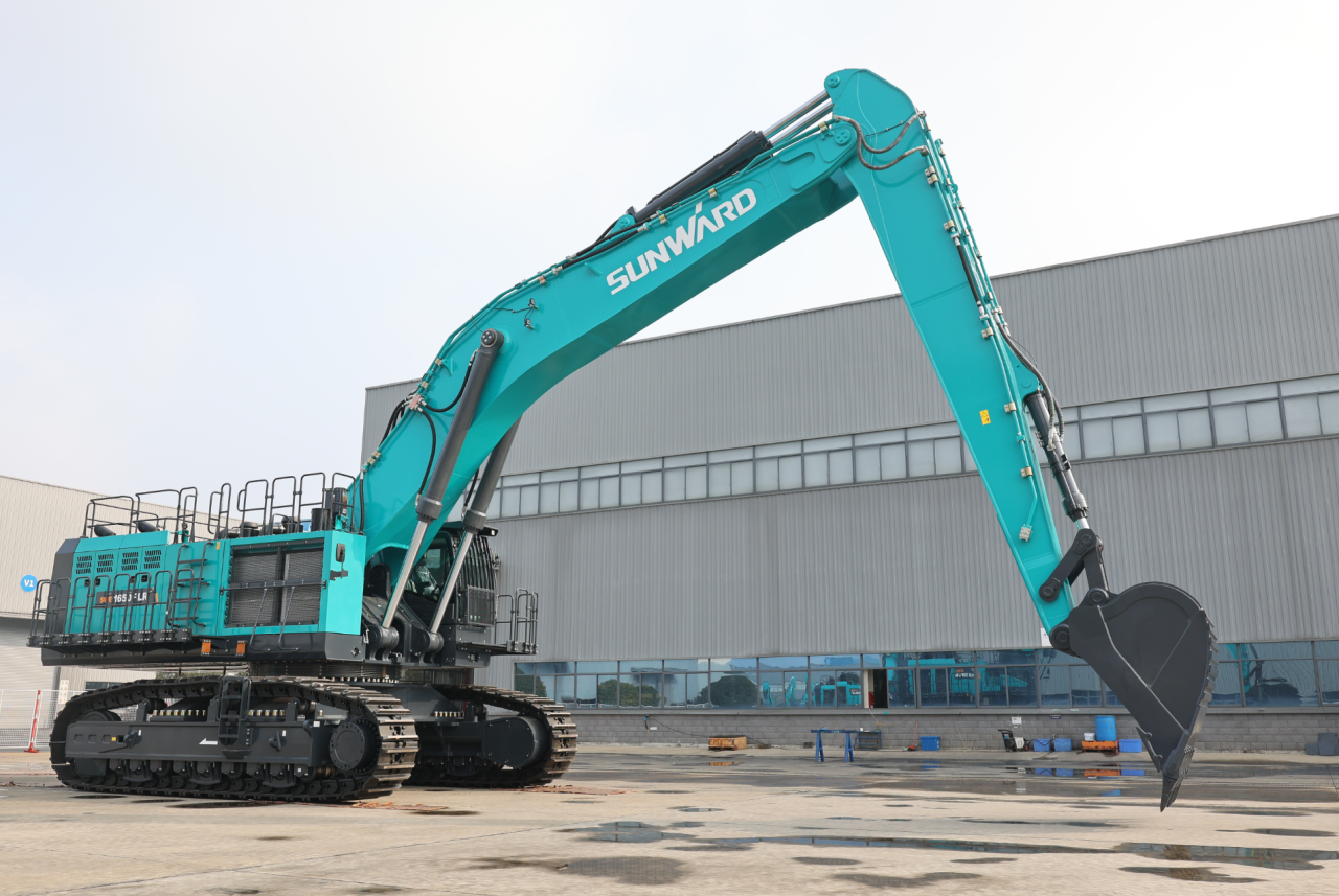 争锋启新程！壹定发智能SWE1650FLR加长臂挖掘机乐成交付国际客户