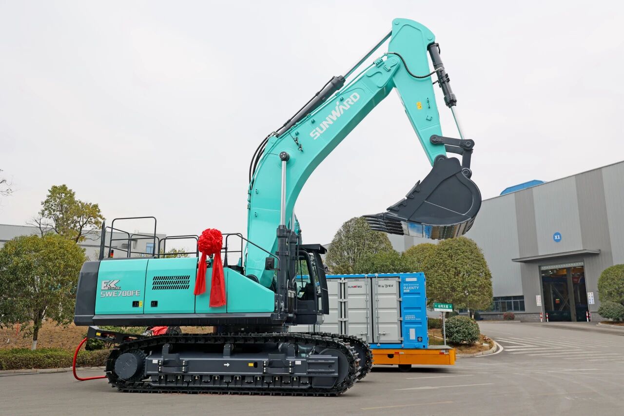 壹定发智能SWE700FE电动挖掘机乐成交付，，，，助力打造绿色智慧矿山